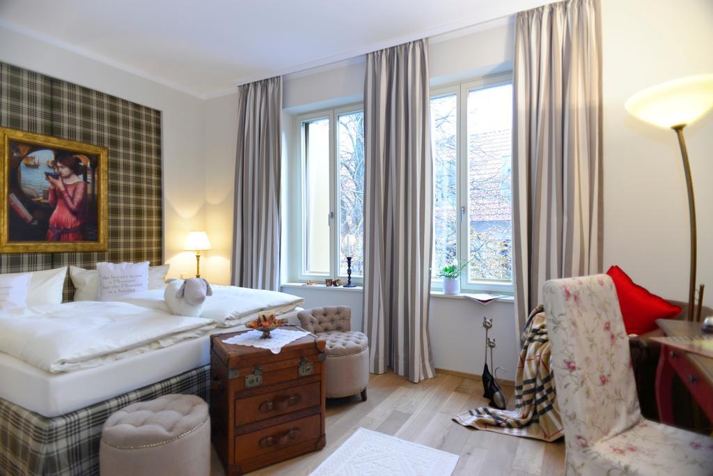 Schottennester Schlafen An Der Kraemerbruecke Erfurt Kamer foto