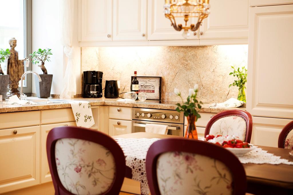 Schottennester Schlafen An Der Kraemerbruecke Erfurt Kamer foto