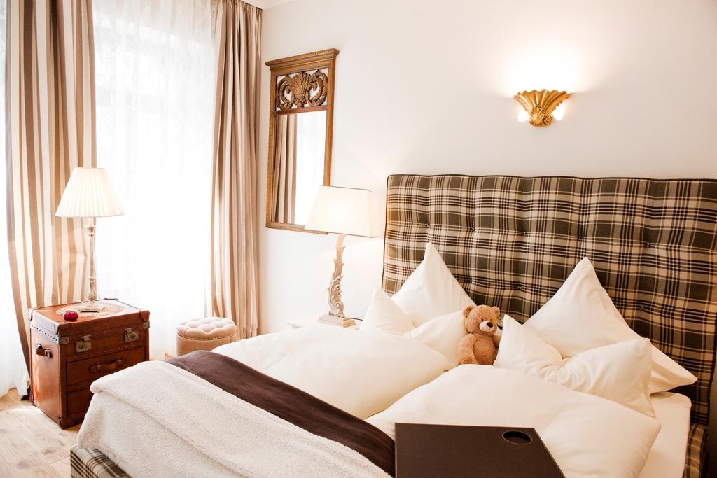 Schottennester Schlafen An Der Kraemerbruecke Erfurt Kamer foto