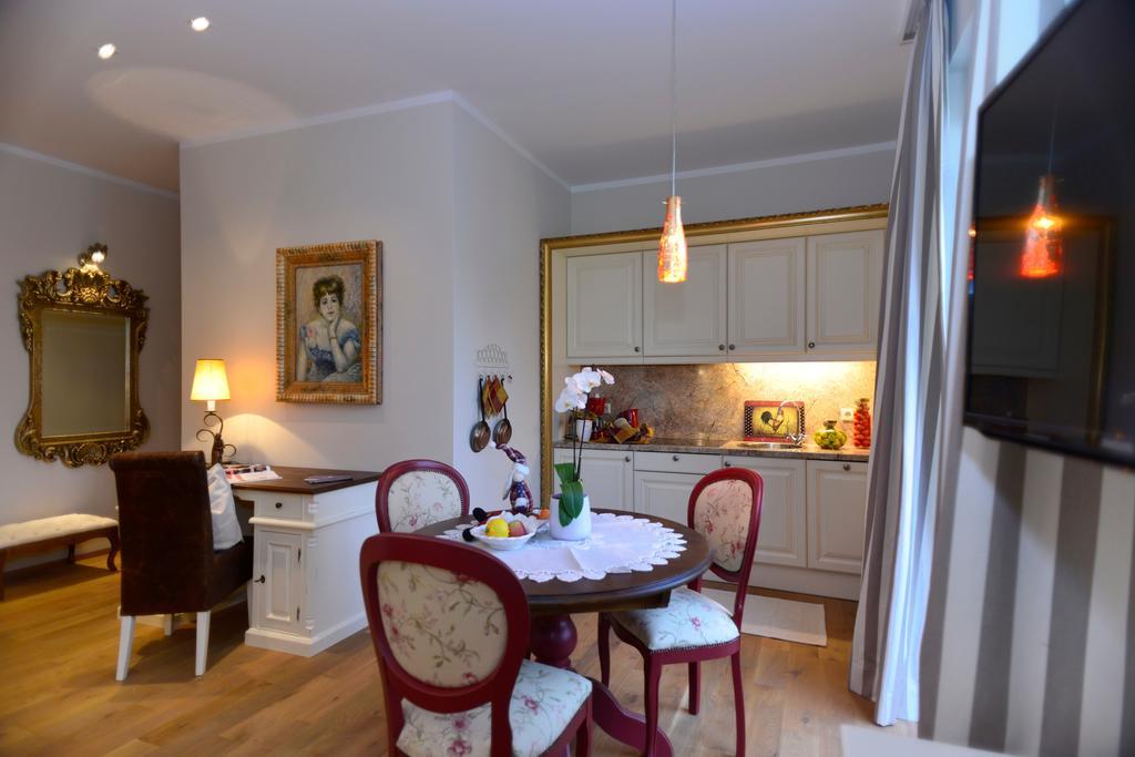 Schottennester Schlafen An Der Kraemerbruecke Erfurt Kamer foto